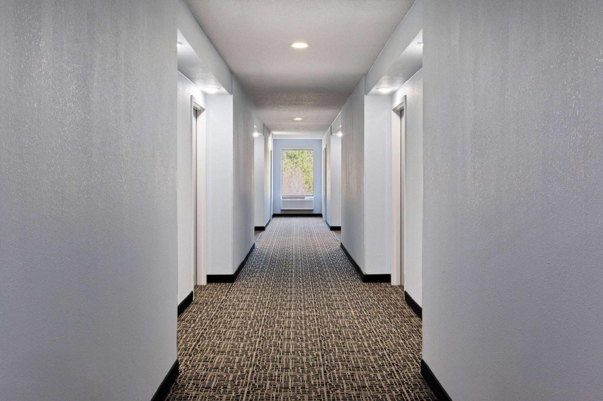 Hotel Baymont By Wyndham Creedmoor Exterior foto